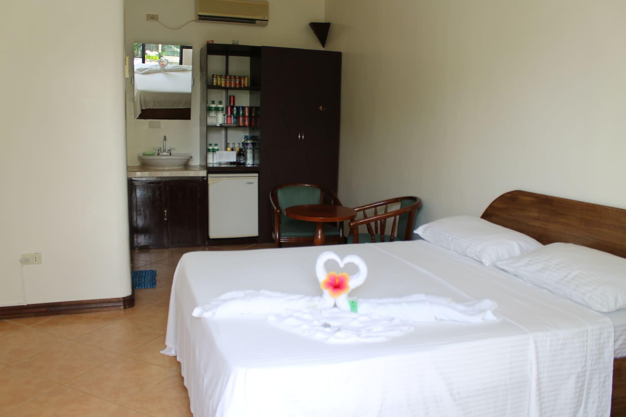 Turtle Inn Resort Manoc-Manoc Dış mekan fotoğraf