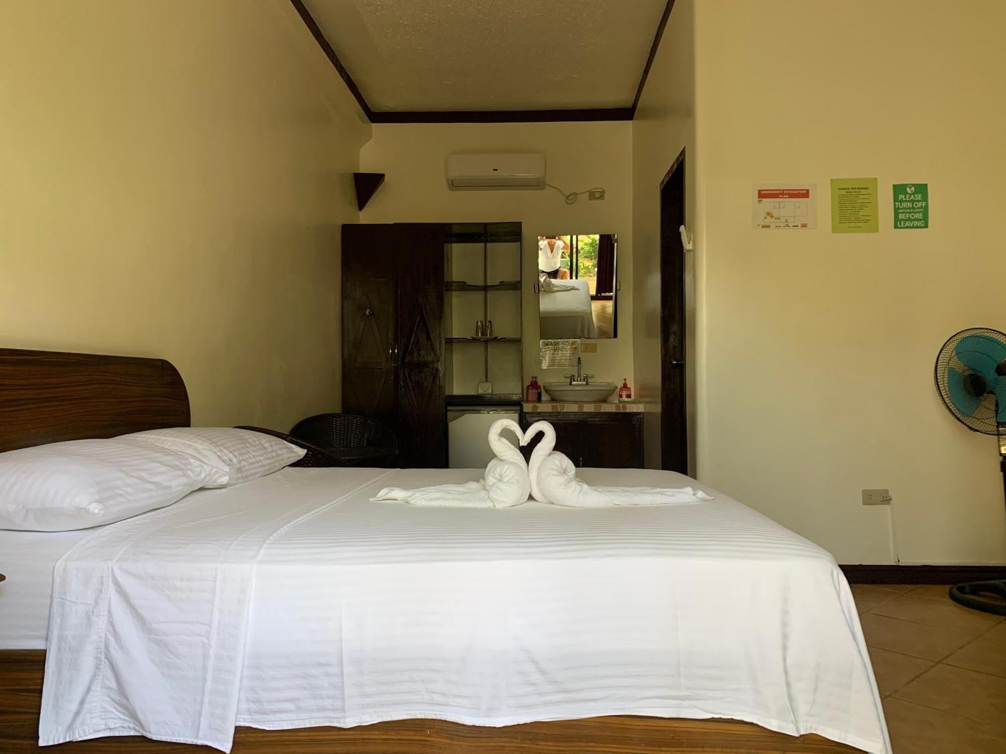 Turtle Inn Resort Manoc-Manoc Dış mekan fotoğraf