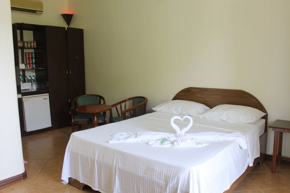 Turtle Inn Resort Manoc-Manoc Dış mekan fotoğraf